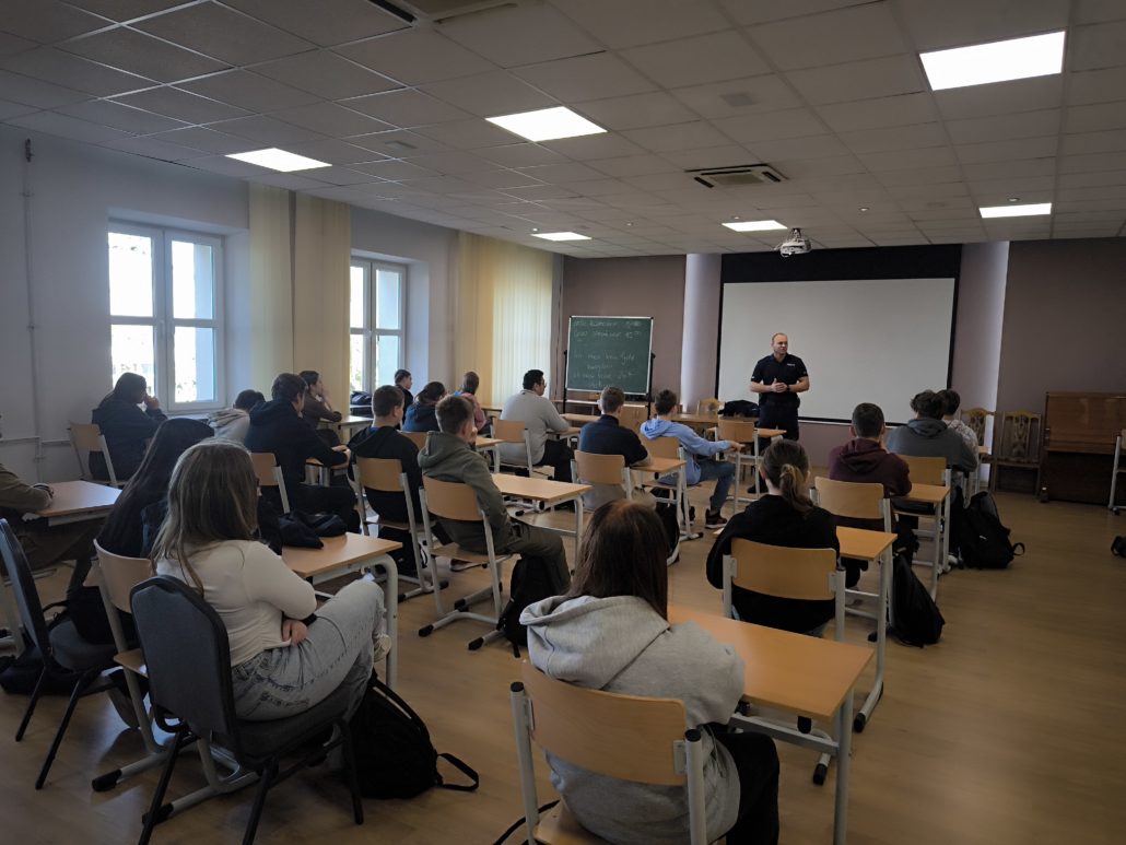 Warsztaty profilaktyczne z przedstawicielami Komendy Powiatowej Policji w Łowiczu