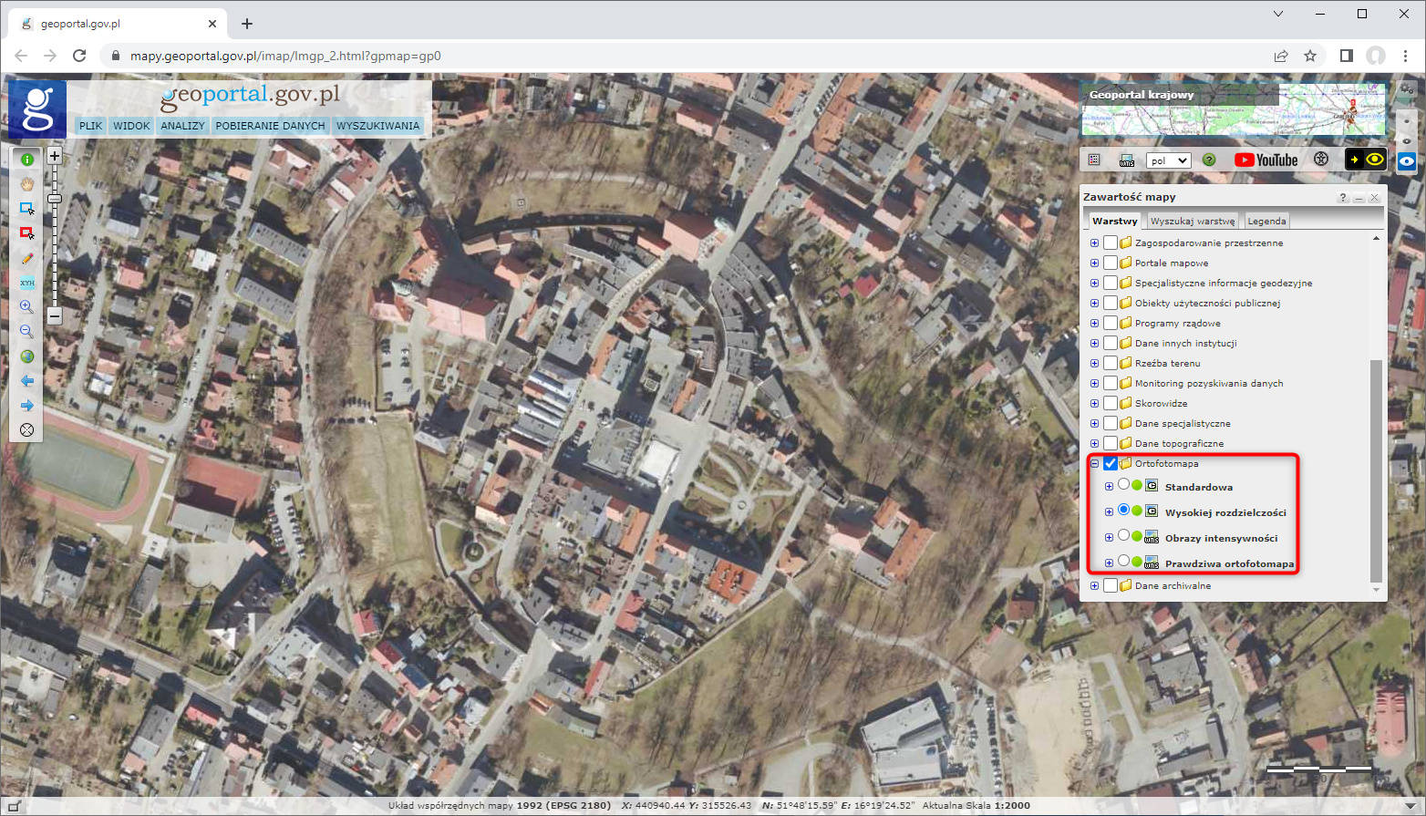 Rys. 1 Ilustracja przedstawia zrzut ekranu z serwisu www.geoportal.gov.pl przedstawiający miasto Wschowa w usłudze Ortofotomapa Wysokiej Rozdzielczości