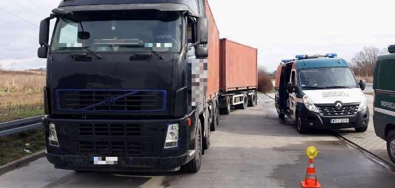 68 ton zamiast 40 ważyła ciężarówka zatrzymana do kontroli przez patrol ITD z Radomia. 