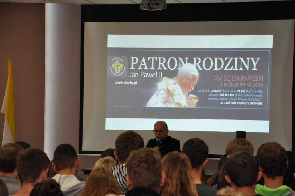 PAMIĘĆ O JANIE PAWŁA II W ZDUŃSKIEJ DĄBROWIE