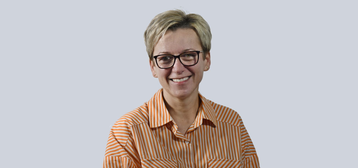 Zdjęcie przedstawia funkcionariusza Państwowej Straży Pożarnej