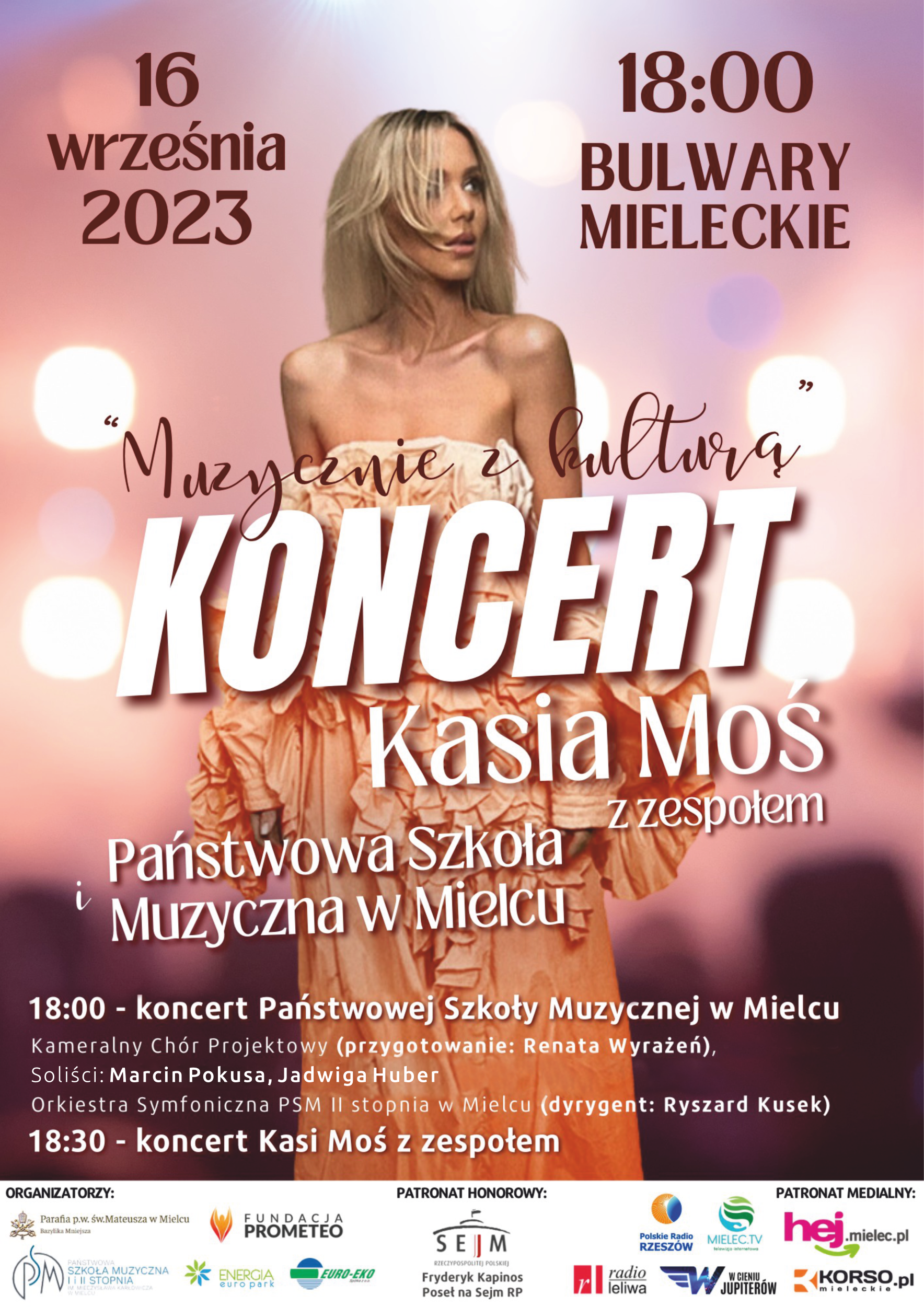 Plakat ze zdjęciem Kasi Moś i napisami: 16.09.2023 bulwary mieleckie, 18:00, Koncert Kasia Moś z zespołem i Państwowa Szkoła Muzyczna