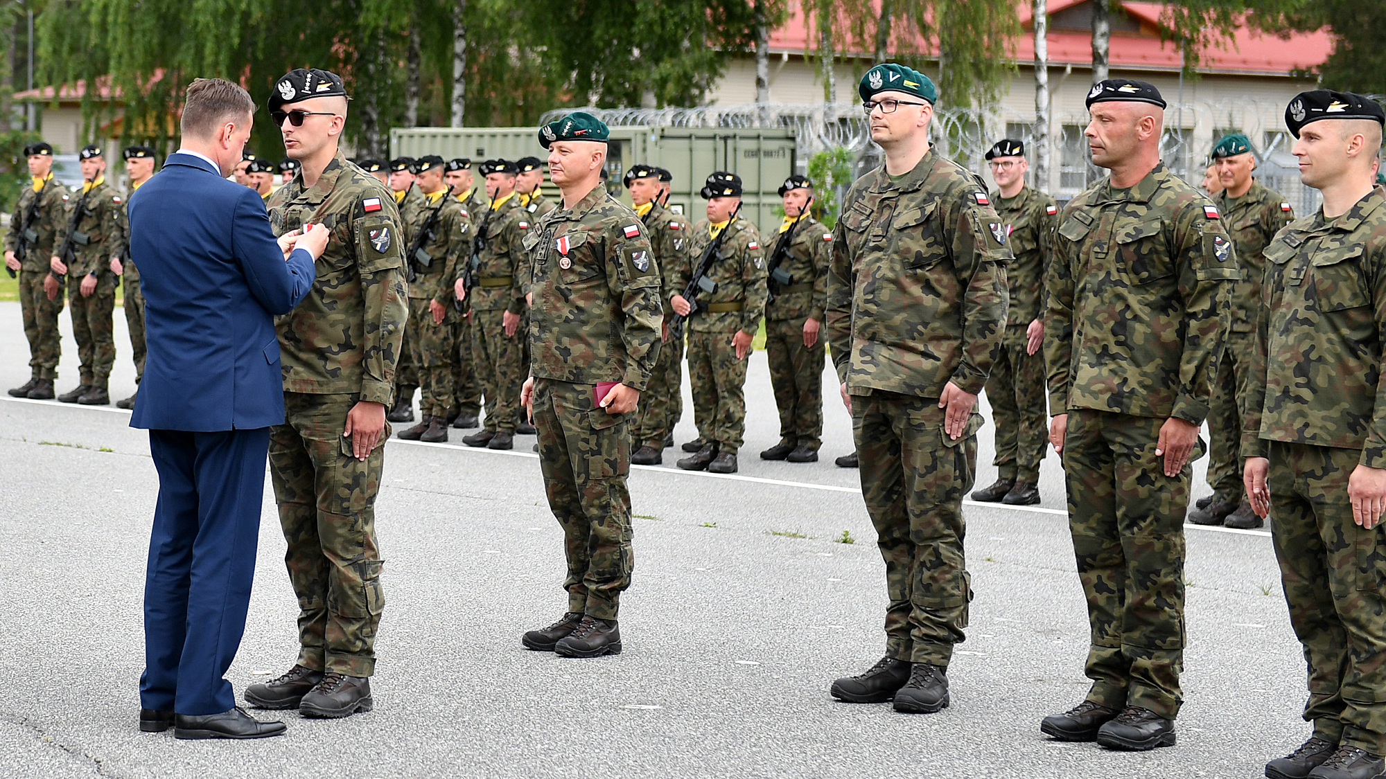 21 czerwca br., Mariusz Błaszczak, minister obrony narodowej odwiedził żołnierzy w Polskim Kontyngencie Wojskowym w bazie Ādaži na Łotwie.