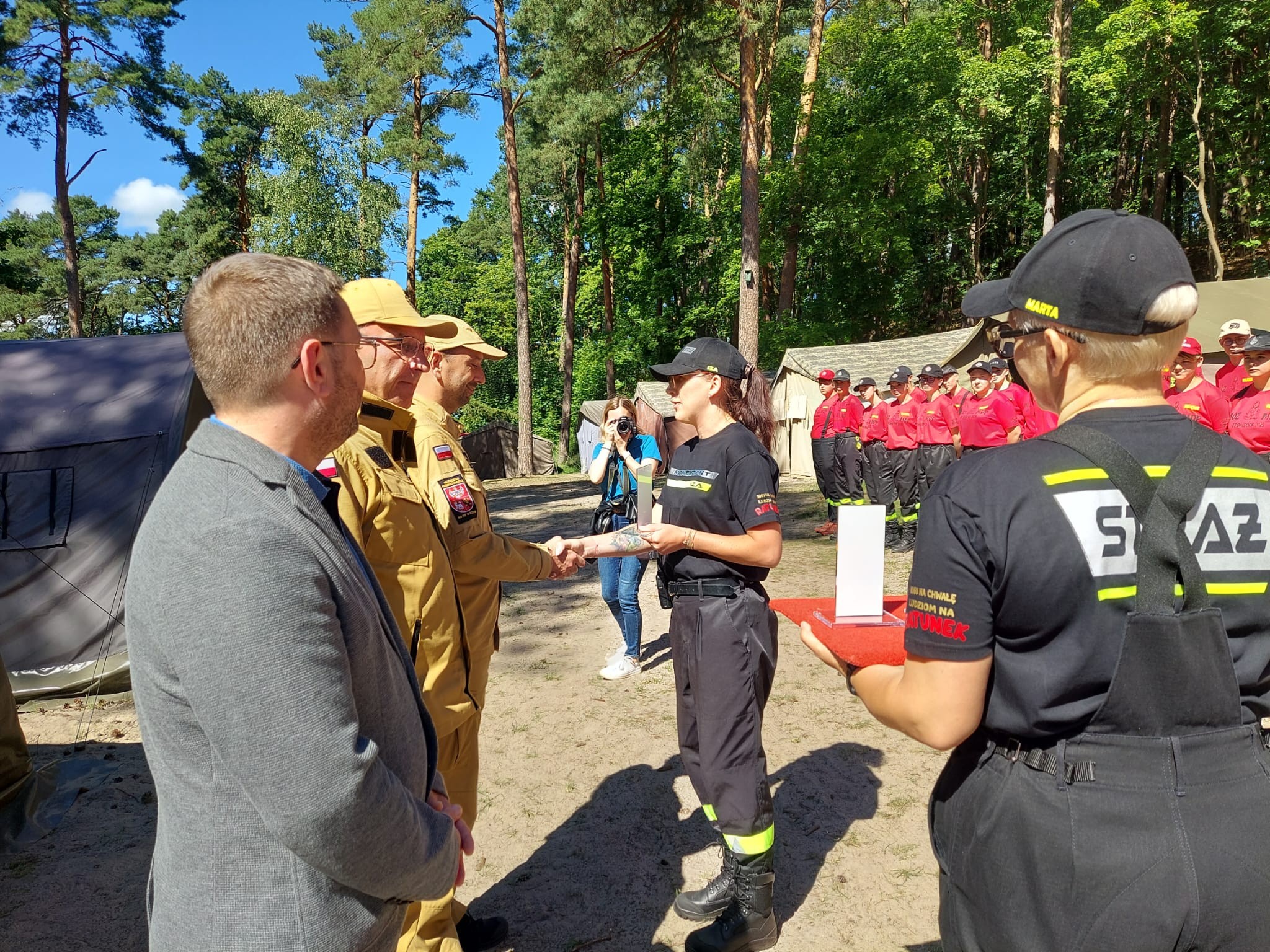 Wizyta Warmińsko – Mazurskiego Komendanta Wojewódzkiego PSP na obozie szkoleniowo – wypoczynkowym członków Młodzieżowych i Dziecięcych Drużyn Pożarniczych