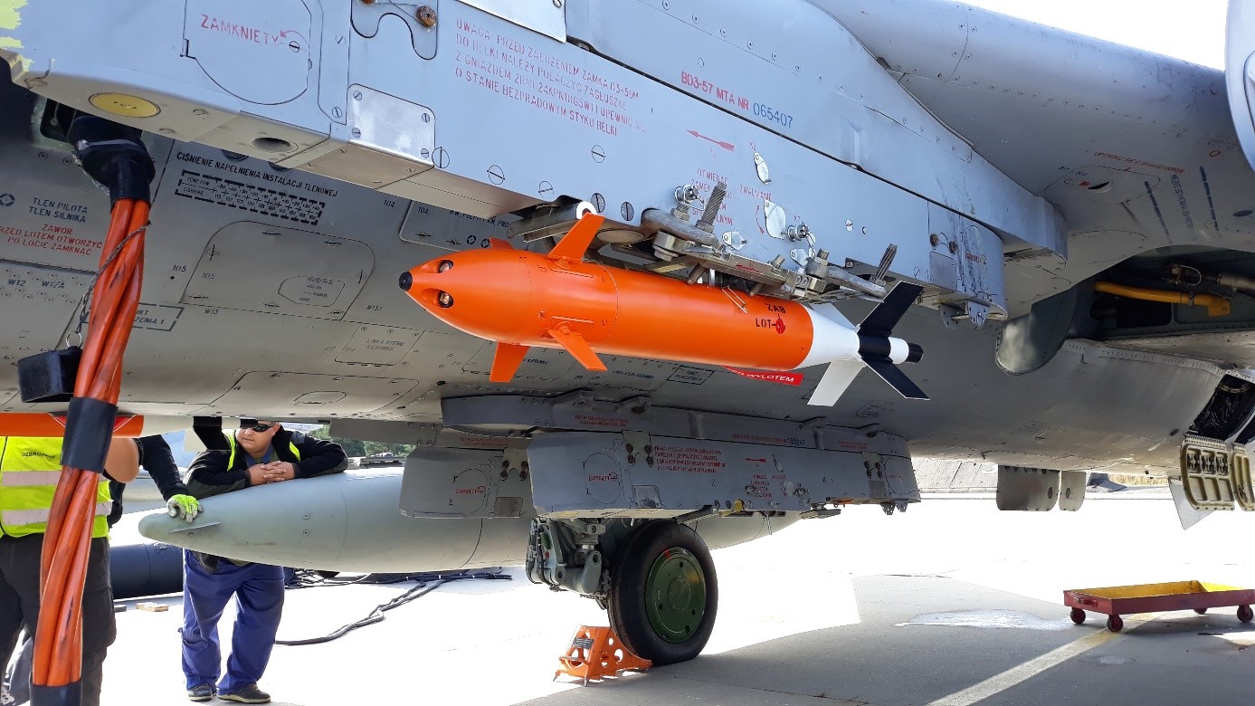 Bomba LBĆw-10K V7.3 na podwieszeniu Su-22