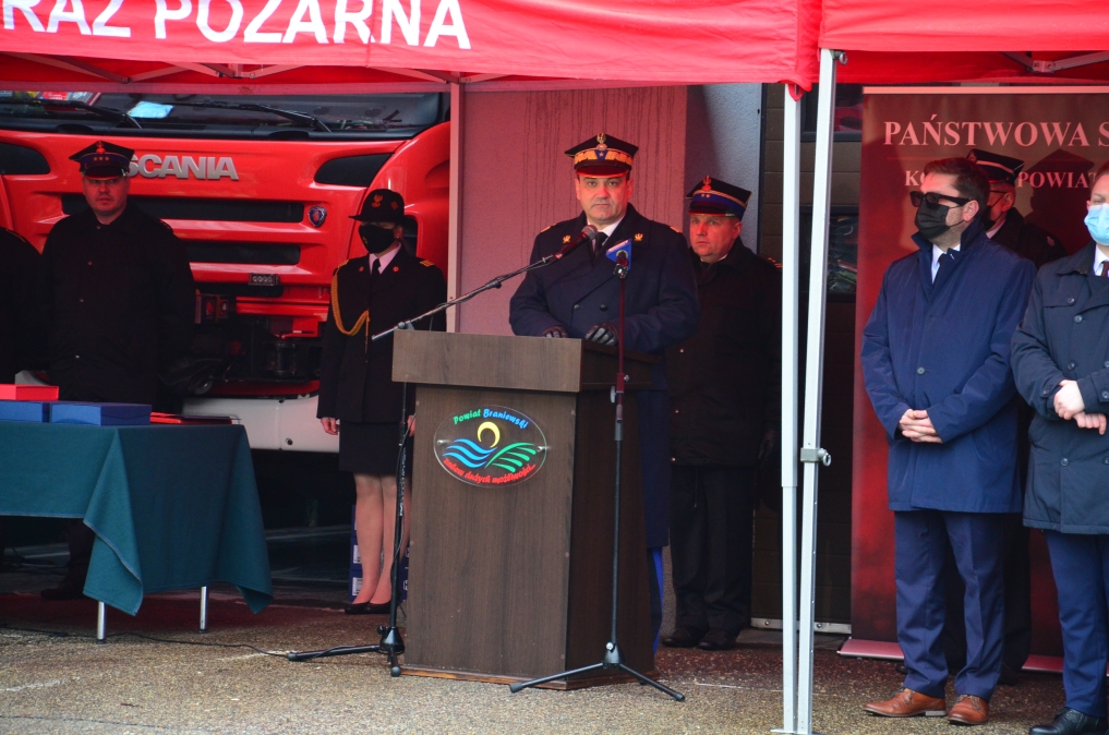 Nowe wozy dla strażaków