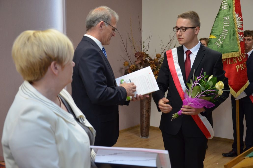 UROCZYSTE ZAKOŃCZENIE ROKU SZKOLNEGO 2014-2015