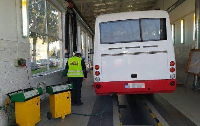 Autobusy skierowano do okręgowych stacji kontroli pojazdów.