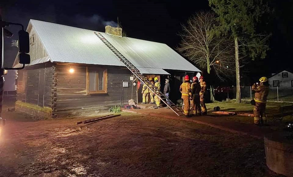 6 lutego 2022 roku w miejscowości Modrzew (gm. Zbuczyn) doszło do zapalenia się sadzy w kominie.