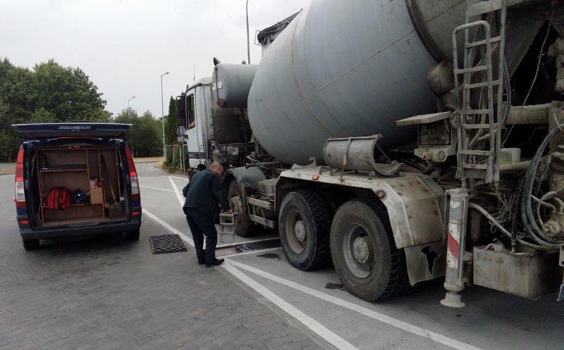 Ciężarówka przewożąca beton (gruszka)