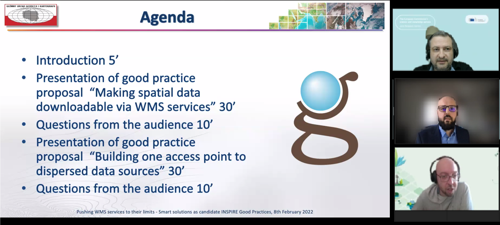 Zrzut ekranu z programu do prowadzenia konferencji online. Po lewej stronie fragment prezentacji przedstawiający agendę wydarzenia, a po prawej uczestnicy i prowadzący spotkanie.