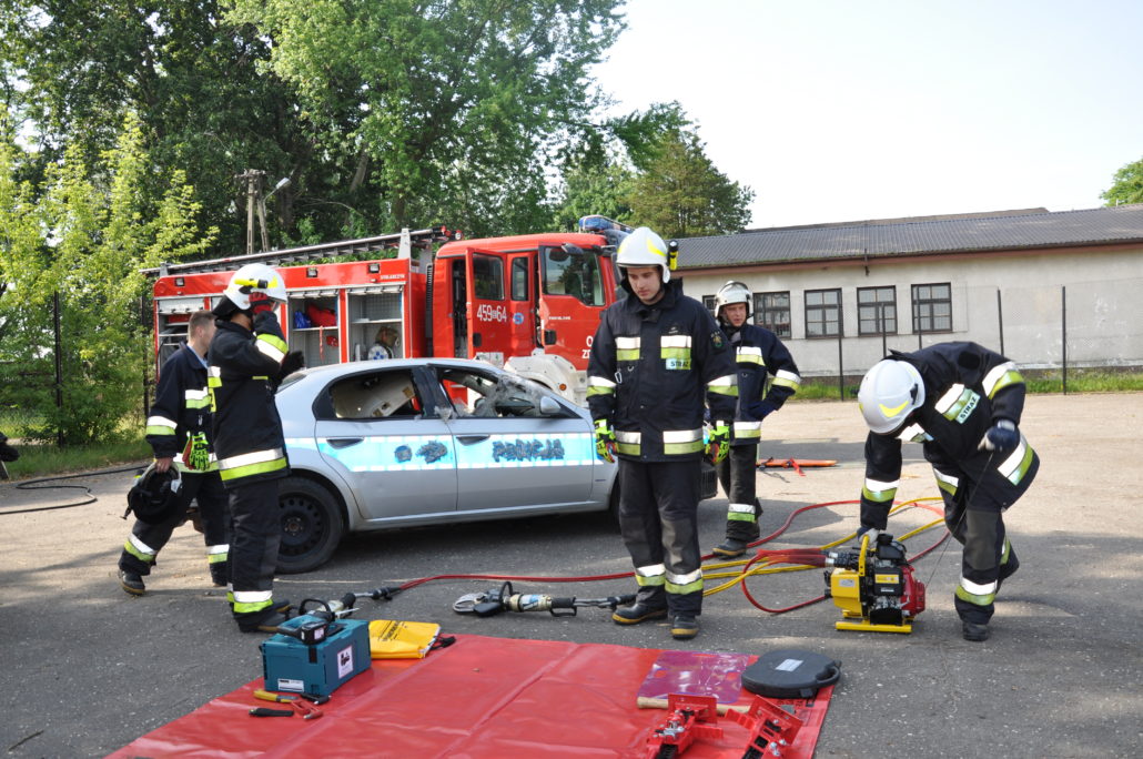 POKAZ RATOWNICTWA TECHNICZNEGO W WYKONANIU STRAŻAKÓW Z OSP ZDUNY