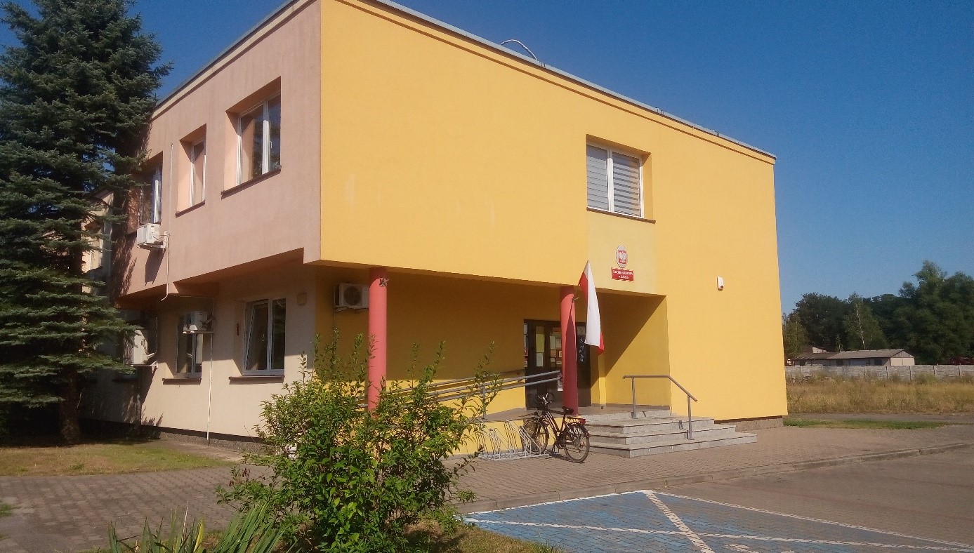 Budynek urzędu, parter i pierwsze piętro, Wejście główne do urzędu