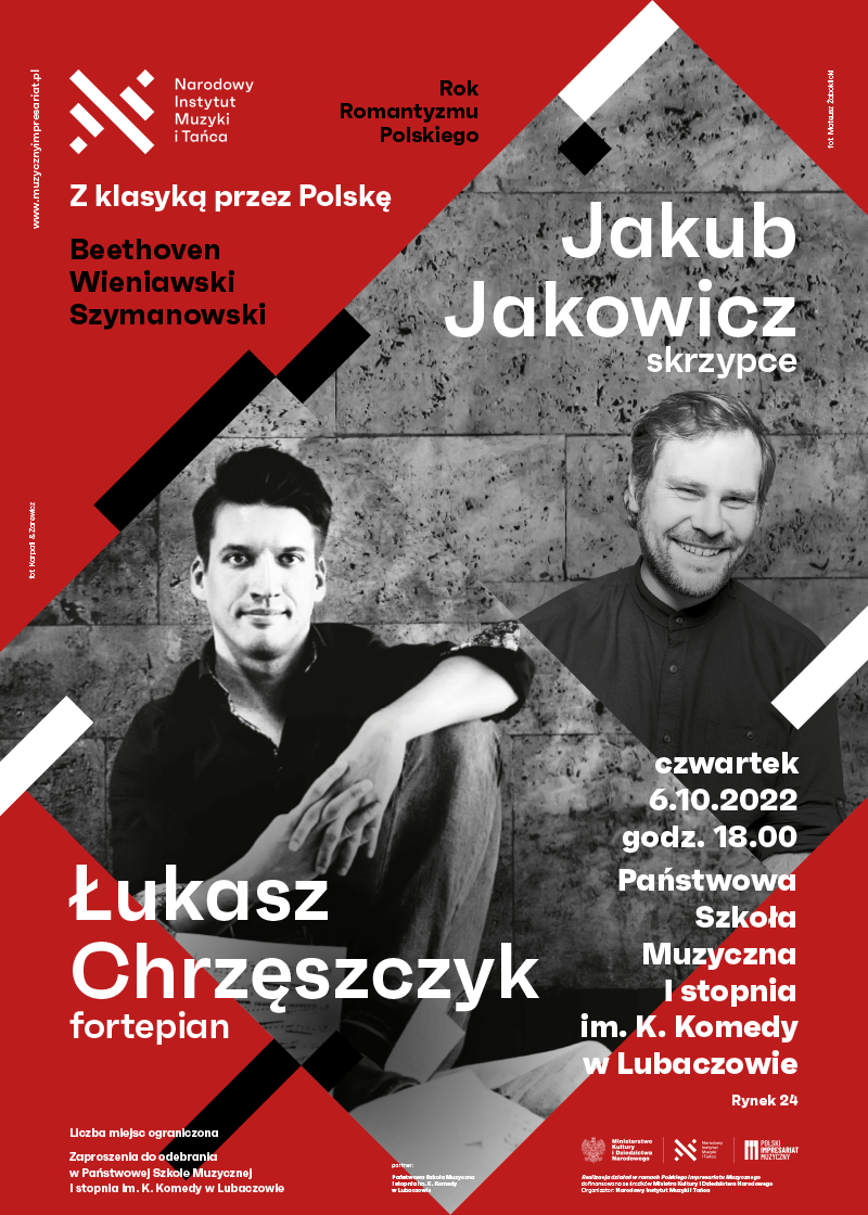 Plakat reklamowy na czerwonym tle koncertu Z klasyką przez Polskę - Jakub Jakowicz, Łukasz Chrzęszczyk - Sala Koncertowa PSM w Lubaczowie - 6 października 2022, godz.18.00