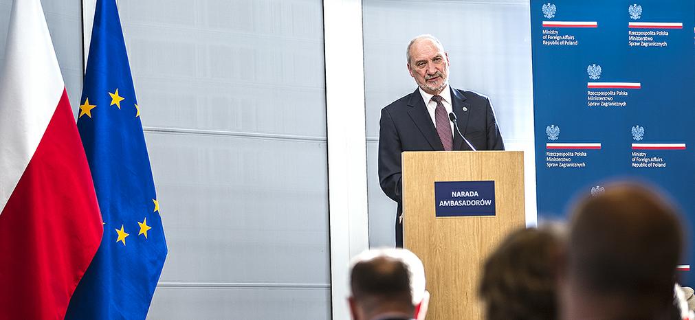 minister_antoni_macierewicz_narada_ambasadorow_slider.jpg