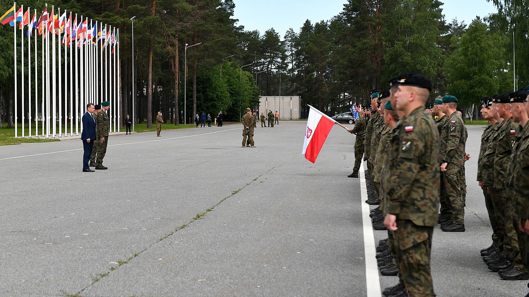 21 czerwca br., Mariusz Błaszczak, minister obrony narodowej odwiedził żołnierzy w Polskim Kontyngencie Wojskowym w bazie Ādaži na Łotwie.