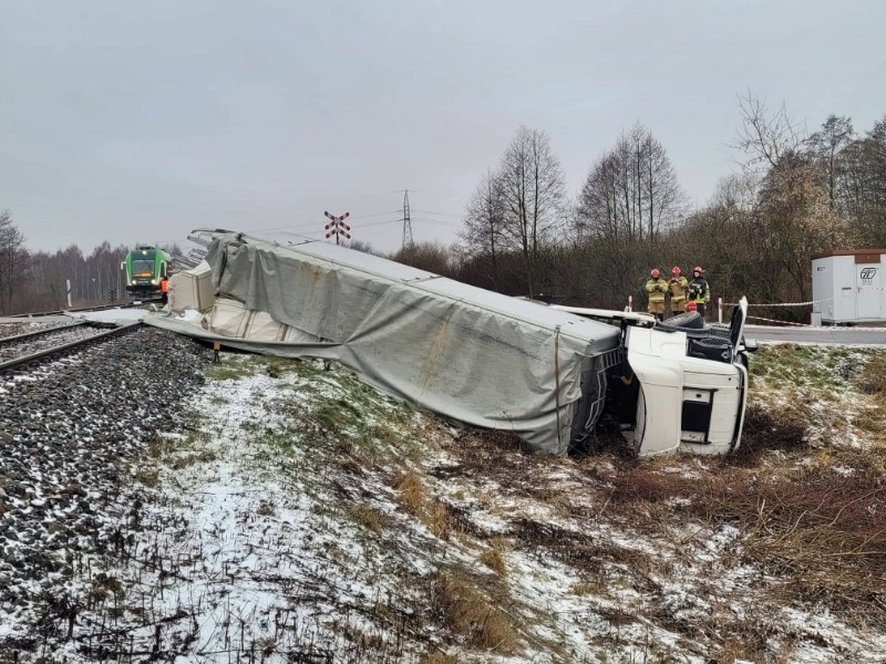 19 stycznia 2022 roku w miejscowości Stok Lacki-Folwark (gm. Siedlce) na niestrzeżonym przejeździe kolejowym doszło do zderzenia pociągu pośpiesznego relacji Białystok-Siedlce z samochodem ciężarowym. 