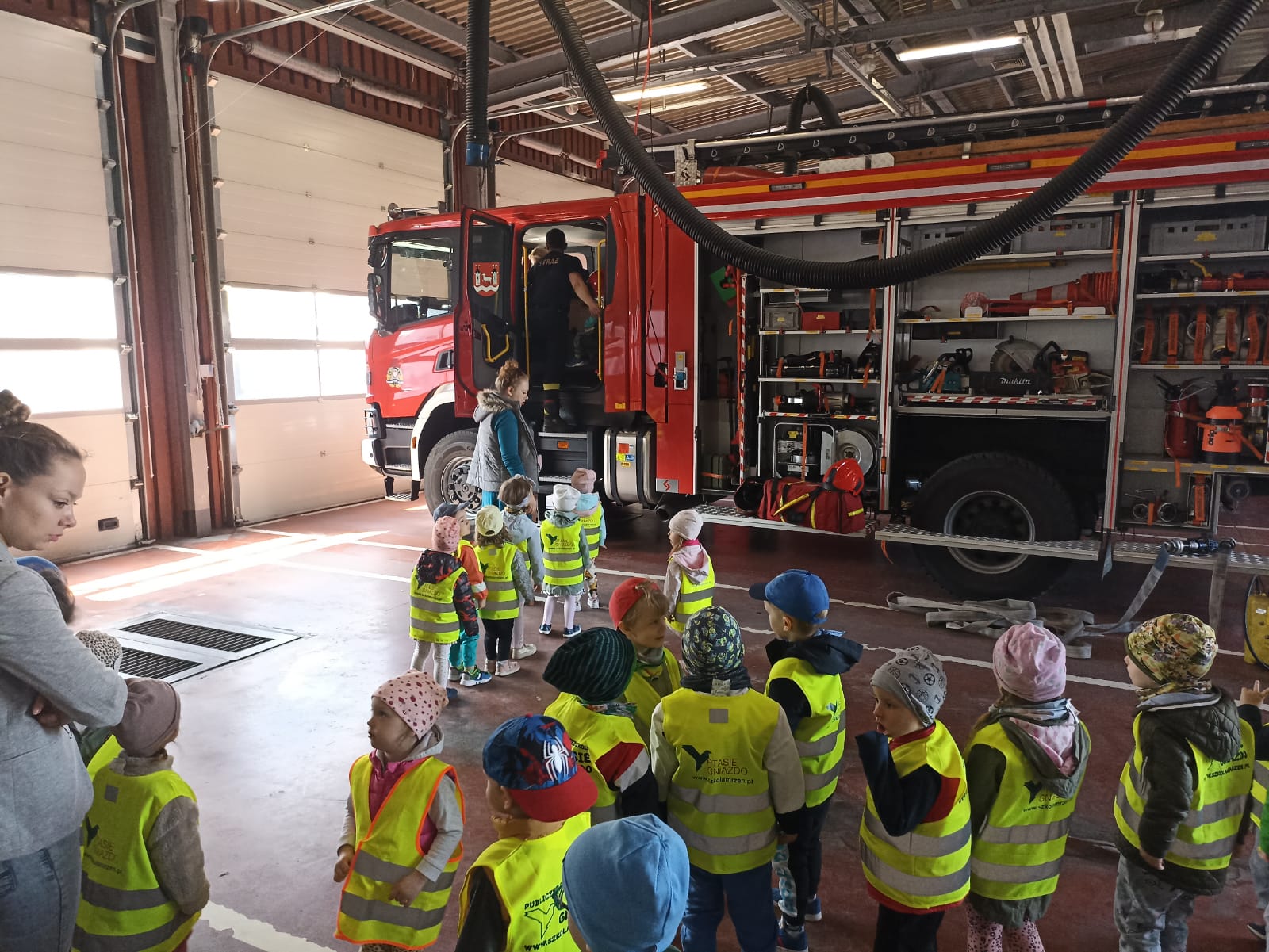 Wizyta przedszkola w KP PSP w Piasecznie