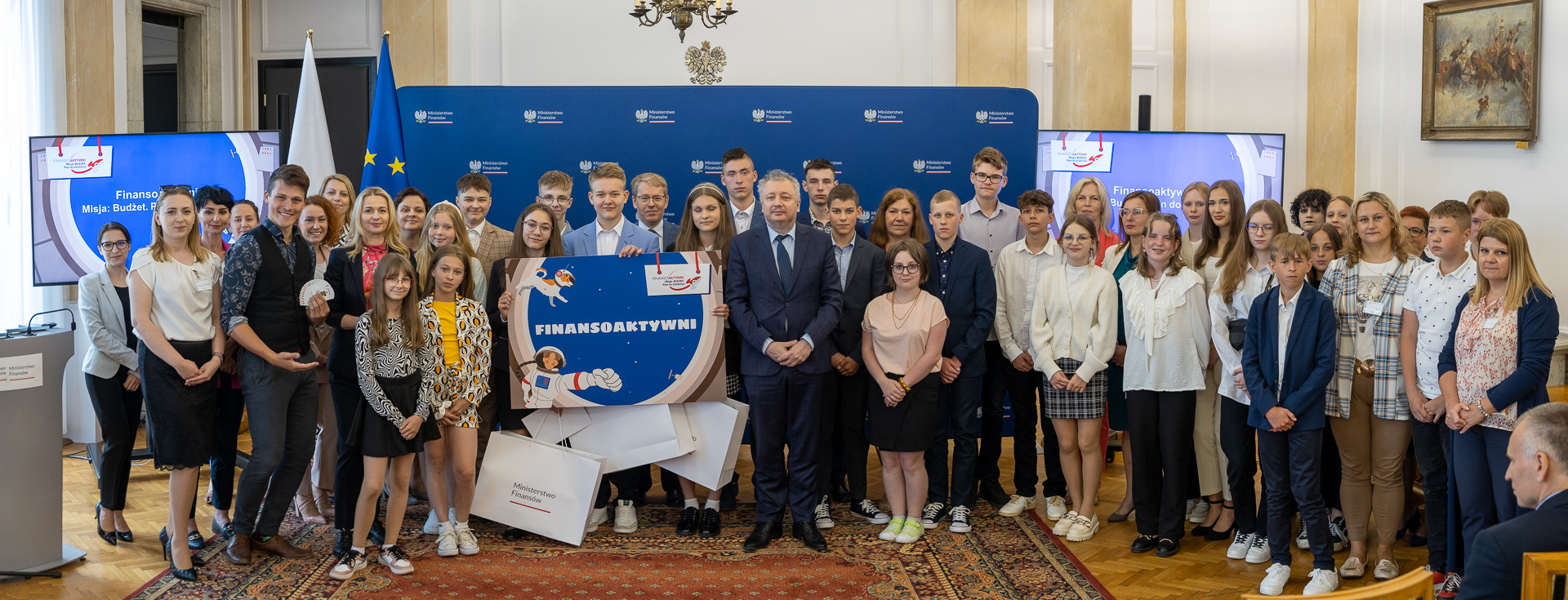 Finaliści VIII edycji konkursu „Finansoaktywni” - zdjęcie zbiorowe