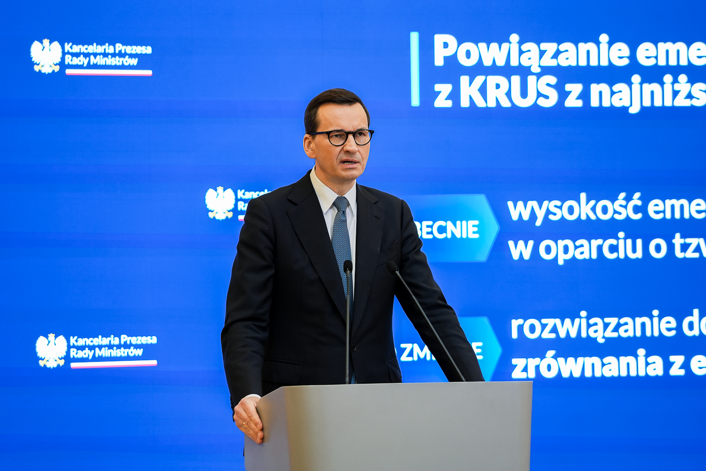 Prezes Rady Ministrów Mateusz Morawiecki odpowiada na pytania dziennikarzy (fot. MRiRW)