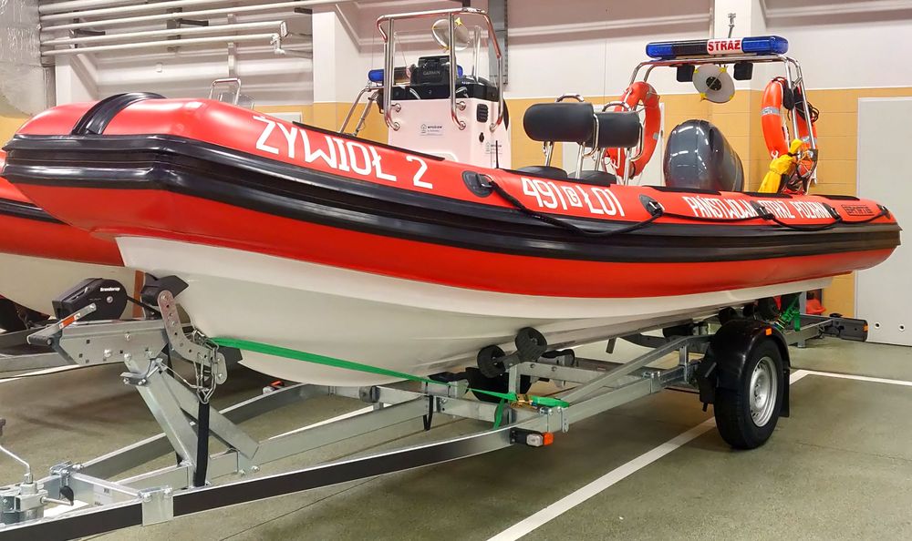 Łódź śrubowa hybrydowa