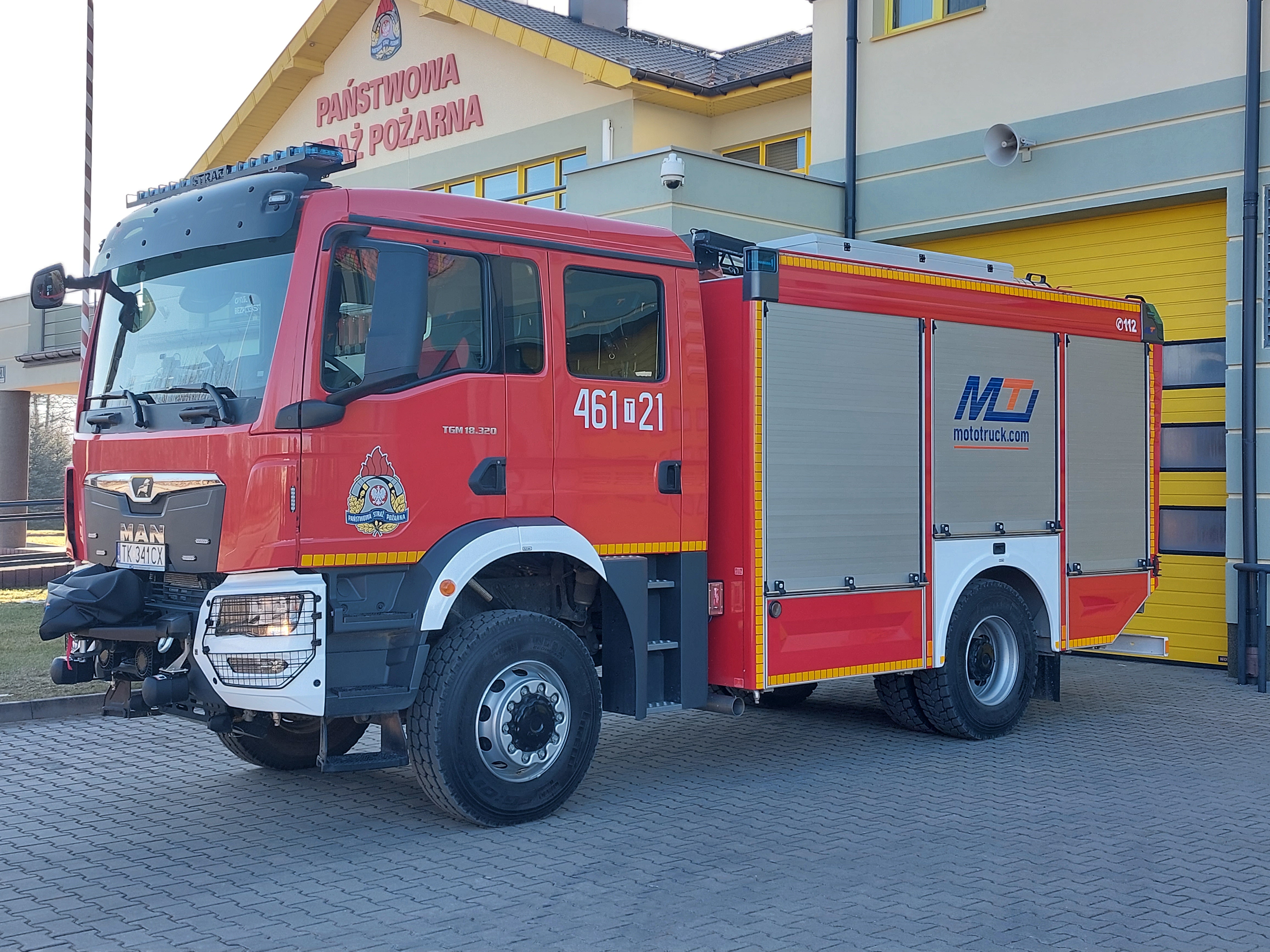 Średni samochód ratowniczo-gaśniczy GBA - 3/29 MAN TGM 18.230 z napędem terenowym 4x4