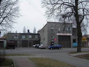 Zdjęcie nr 1: Siedziba Oddziału Zawodowej Straży Pożarnej i następnie Komendy Powiatowej PSP w Policach przy ul. Sikorskiego 6 (2003 rok).