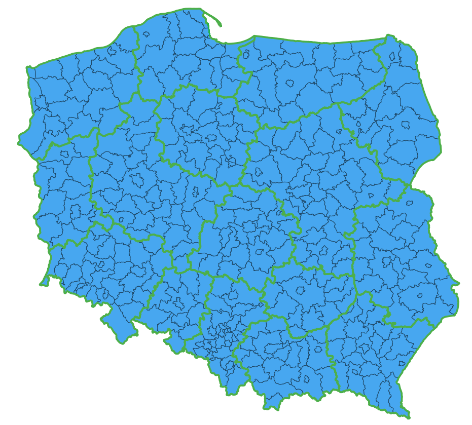 Ilustracja przedstawia mapę Polski z podziałem na powiaty, na której zaznaczone kolorem niebieskim są powiaty umożliwiające pobieranie pobieranie danych dotyczących geometrii działek i budynków.