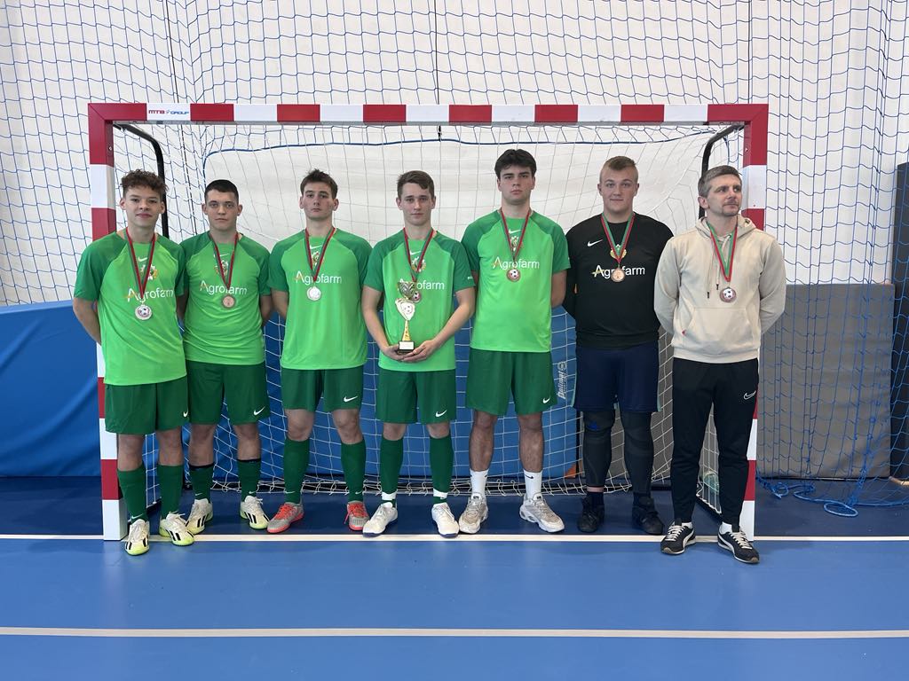 III miejsce w Halowej Piłce Nożnej Mężczyzn Szkół Ponadpodstawowych