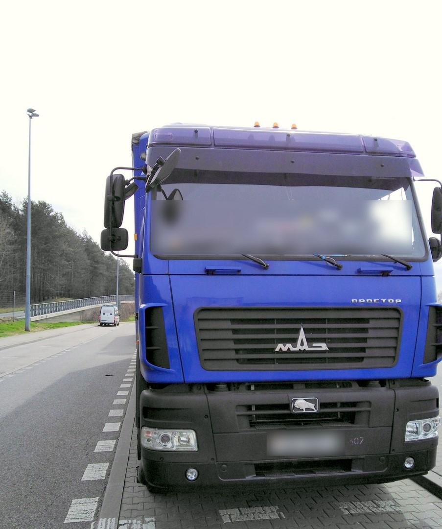 Ciągnik siodłowy zatrzymanej ciężarówki