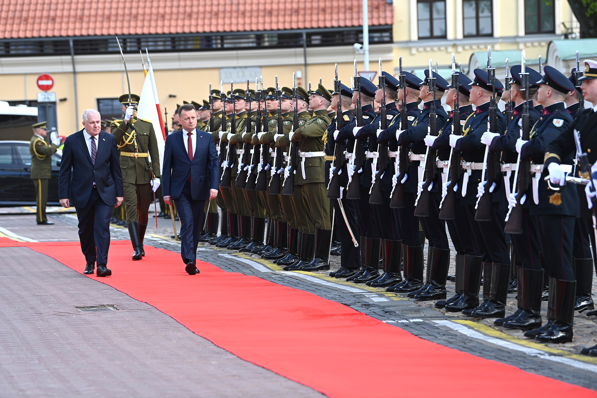 W piątek, 13 maja, w Wilnie Mariusz Błaszczak, minister obrony narodowej spotkał się ze swoim litewskim odpowiednikiem Arvydasem Anušauskasem na trzeciej Litewsko – Polskiej Radzie Ministrów Obrony