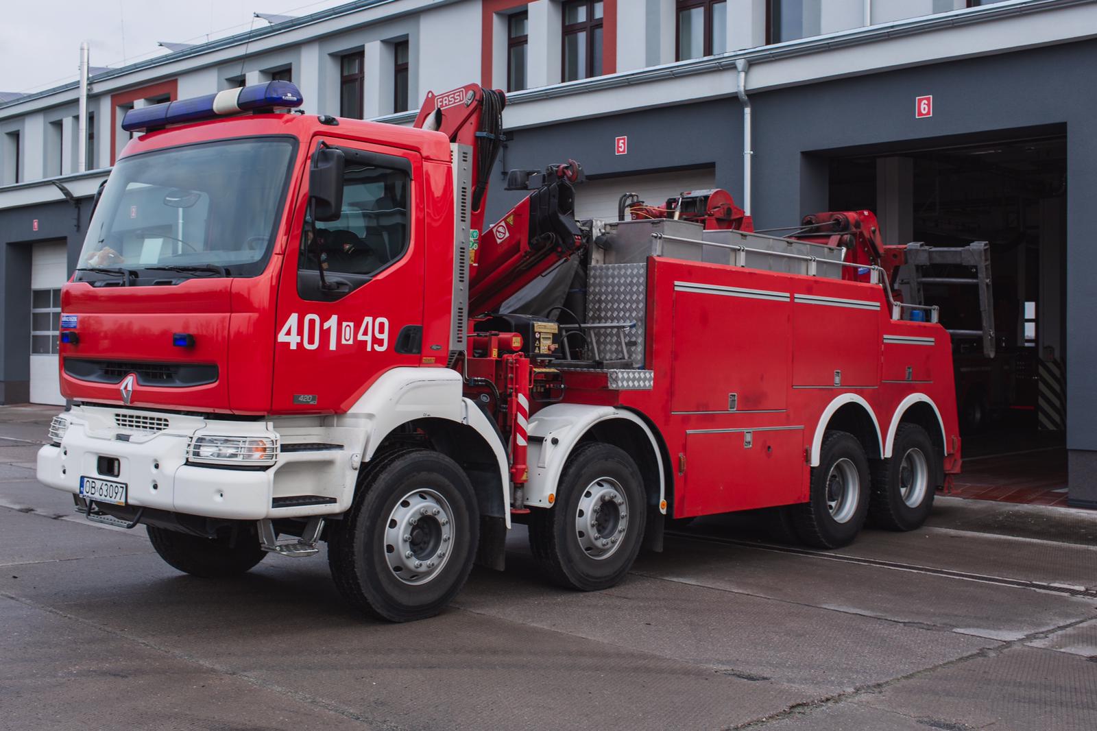 Zdjęcie przedstawia SCRt typ Mega City Renault - samochód ciężki ratownictwa technicznego.