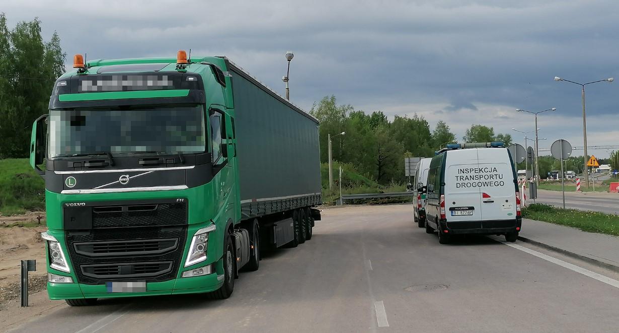 Ciężarówka i radiowóz ITD