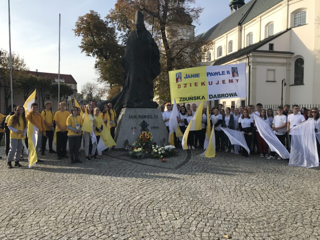 Wspomnienie Papieża Jana Pawła II w naszej szkole