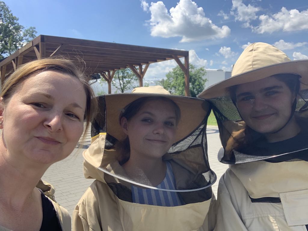 Miodobranie w Zduńskiej Dąbrowie