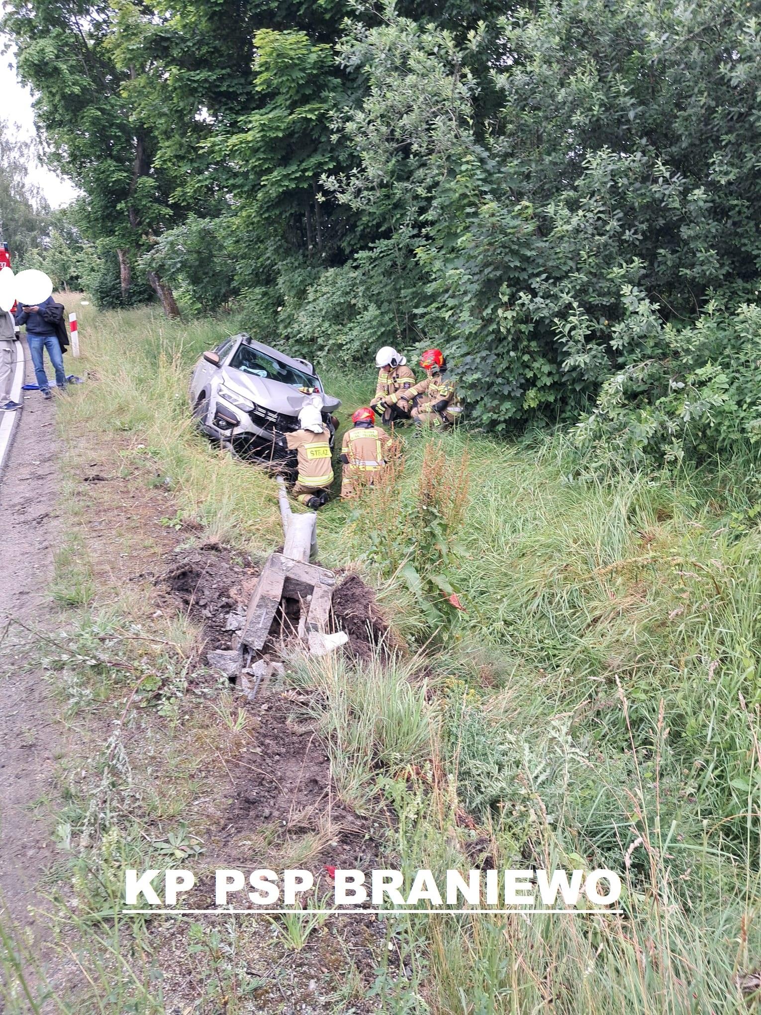 Dachowanie na drodze wojewódzkiej – gm. Braniewo 