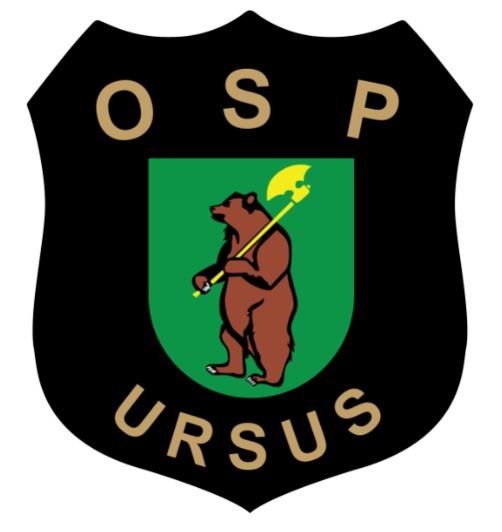 Logo w kształcie czarnej tarczy. W środku na zielonym tle widoczny brązowy niedźwiedź trzymający żółtą oksze. Na czarnym tle tarczy, na górze widoczny złoty napis OSP, zaś na dole tarczy na czarnym tle widoczny złoty napis URSUS.