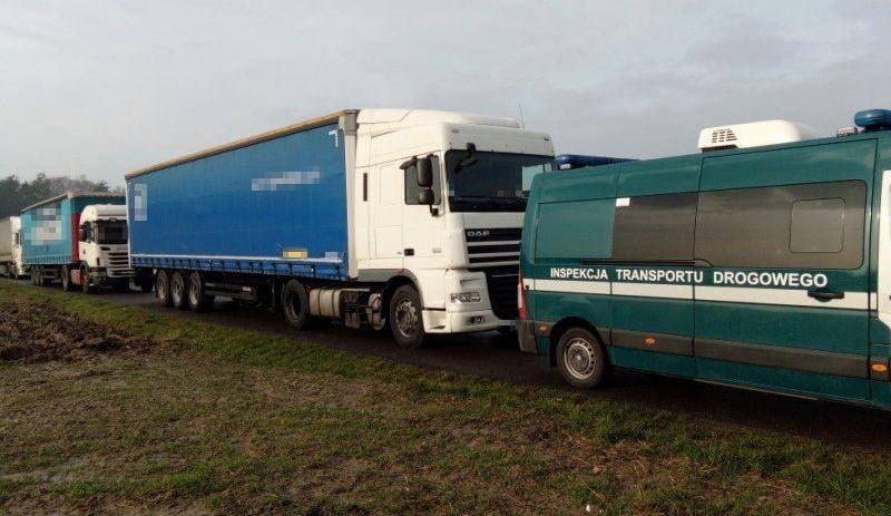Ciężarówki zatrzymane przez patrol ITD.