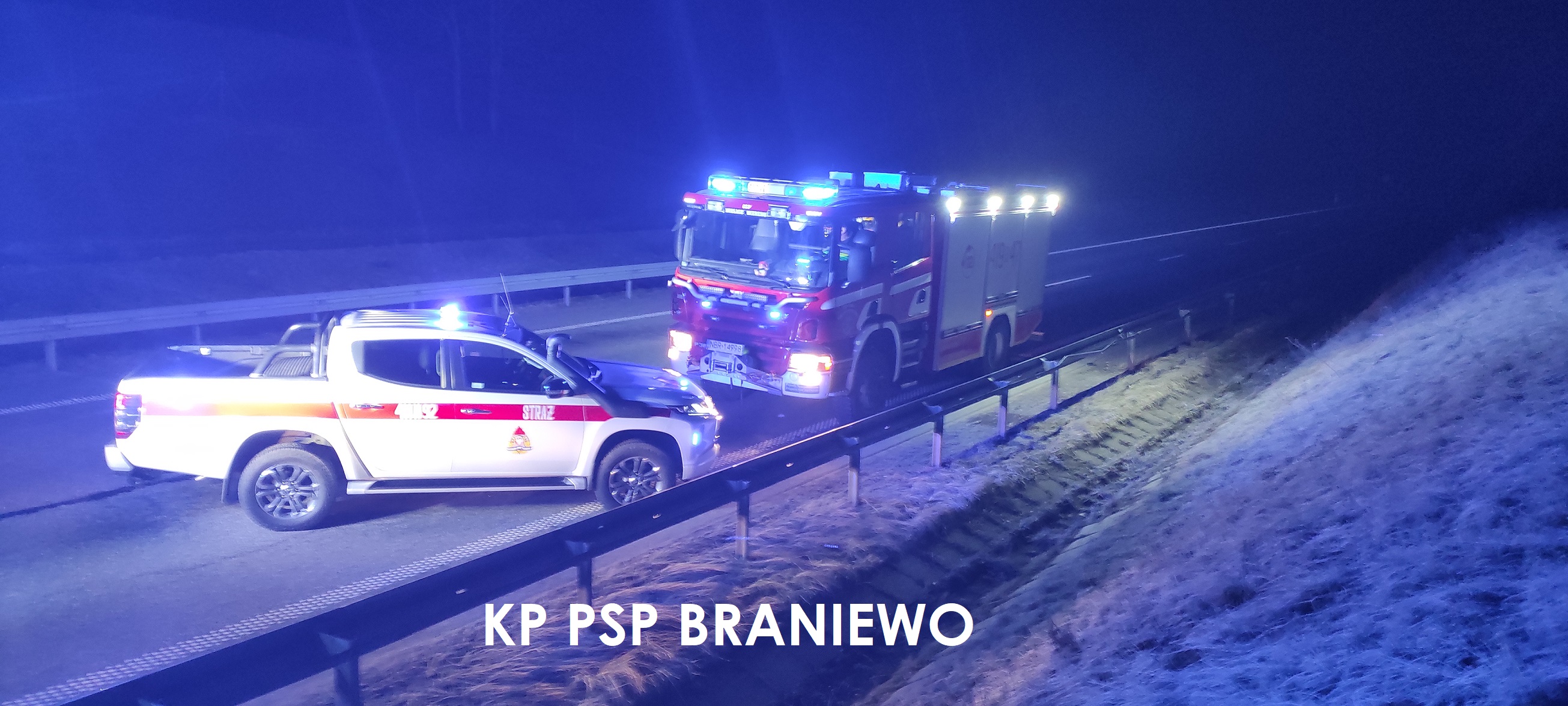 Samochód roztrzaskał się o filar wiaduktu na S 22 