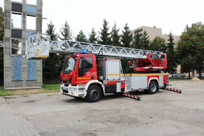 Drabina mechaniczna Iveco Magirus.