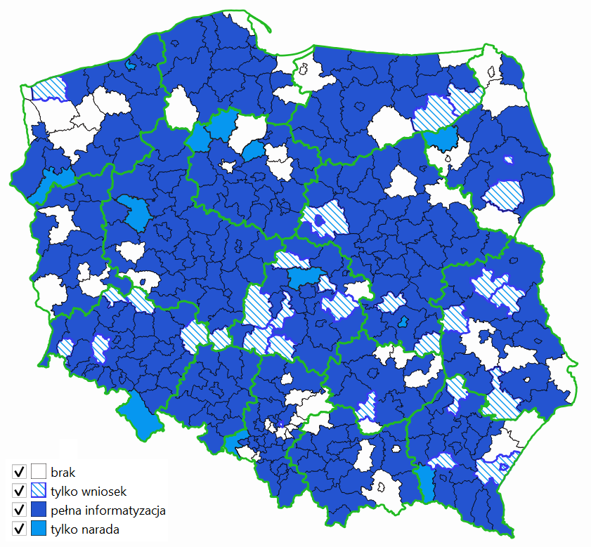 Ilustracja przedstawia mapę Polski z podziałem na powiaty. Kolorem granatowym zaznaczono powiaty z pełną informatyzacją narad koordynacyjnych, niebieskim elektronicznie obsługujące narady, zakresjowane pola to powiaty, w których można elektronicznie złożyć jedynie wniosek, a białym kolorem te, które nie rozpoczęły informatyzacji narad koordynacyjnych.