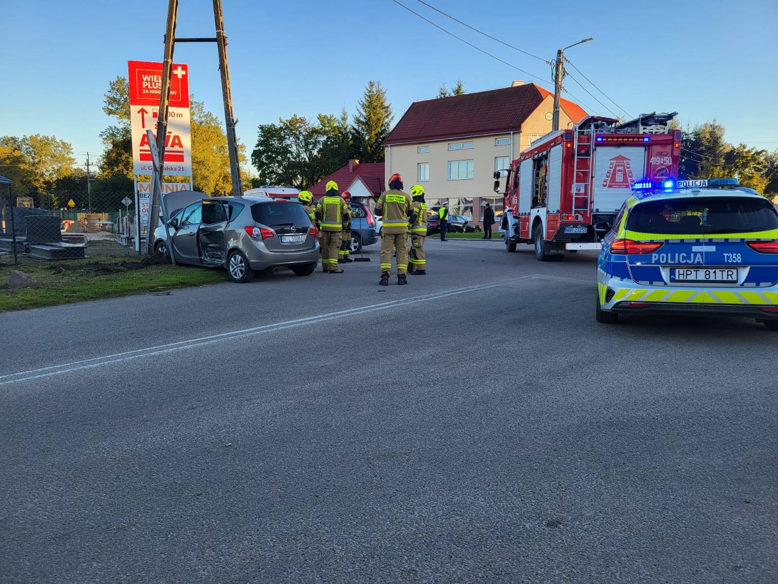 Kolizja dwóch pojazdów osobowych – Pieniężno