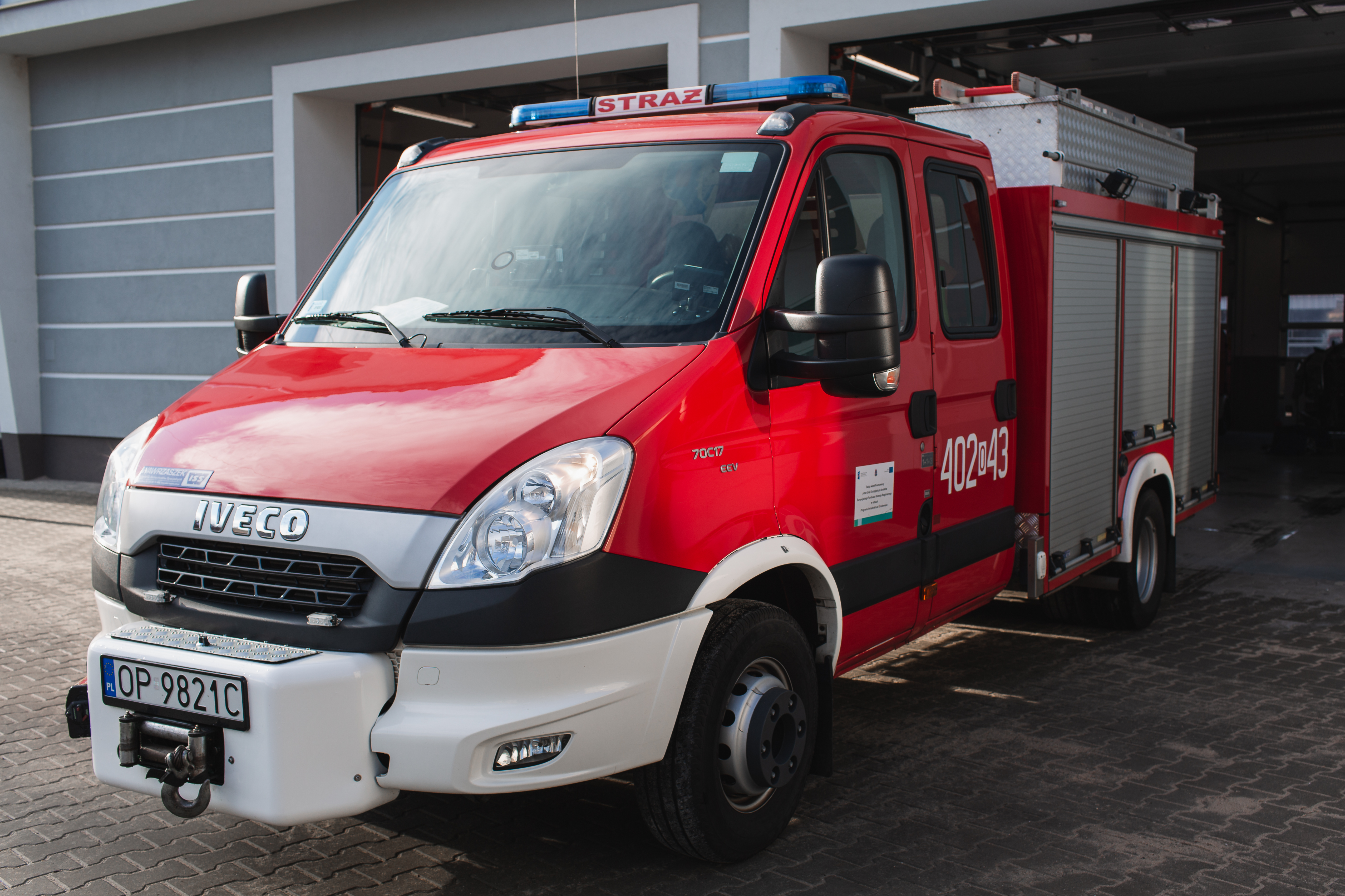 Zdjęcie przedstawia SLRt BA Iveco - samochód ratownictwa technicznego.