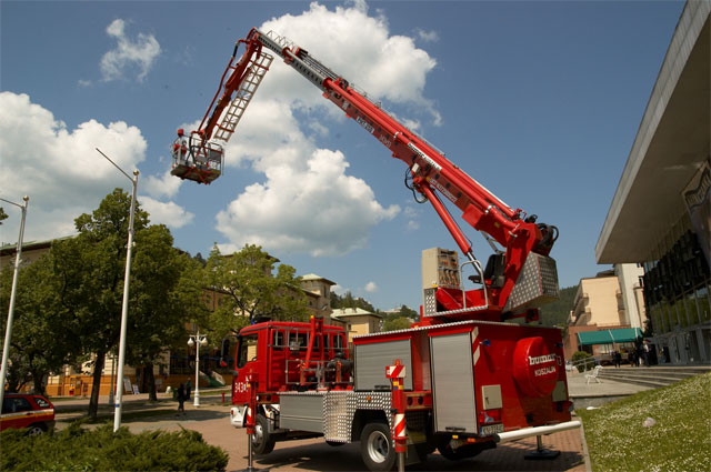 SH 25 D - samochód drabina o wysięgu 25m