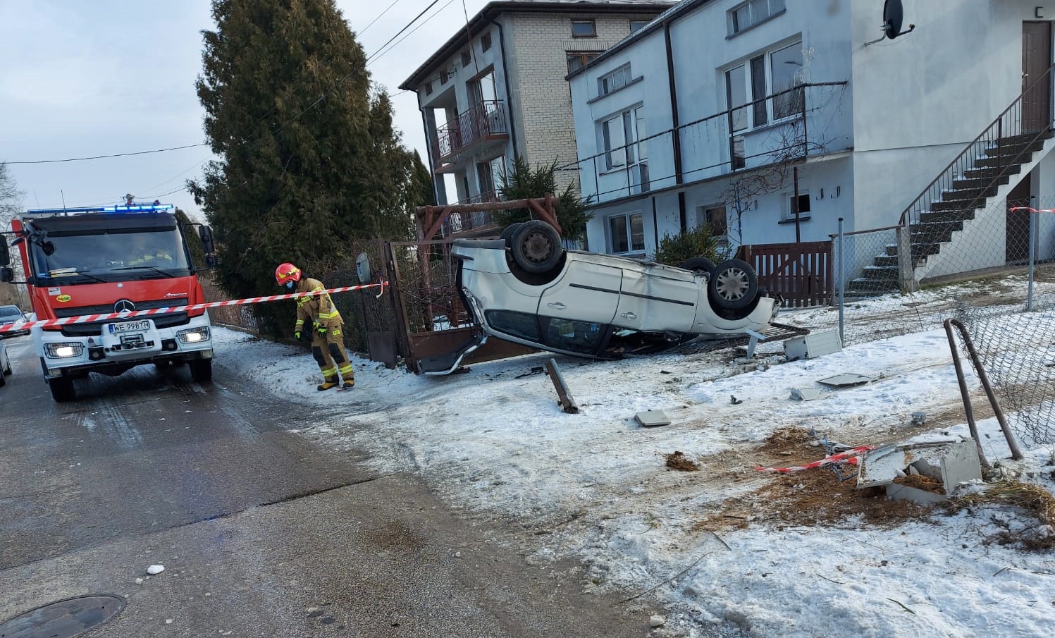 1 lutego 2022 roku w miejscowości Nowe Iganie (gm. Siedlce) na ul. Prądzyńskiego doszło do dachowania samochodu osobowego.