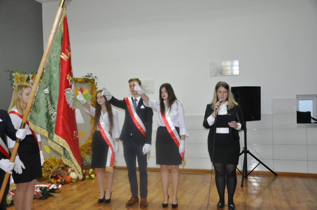 DZIEŃ EDUKACJI NARODOWEJ W ZDUŃSKIEJ DĄBROWIE