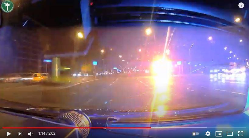 Ujęcie z kamery radiowozu w czasie wykonywania pomiaru przez fotoradar