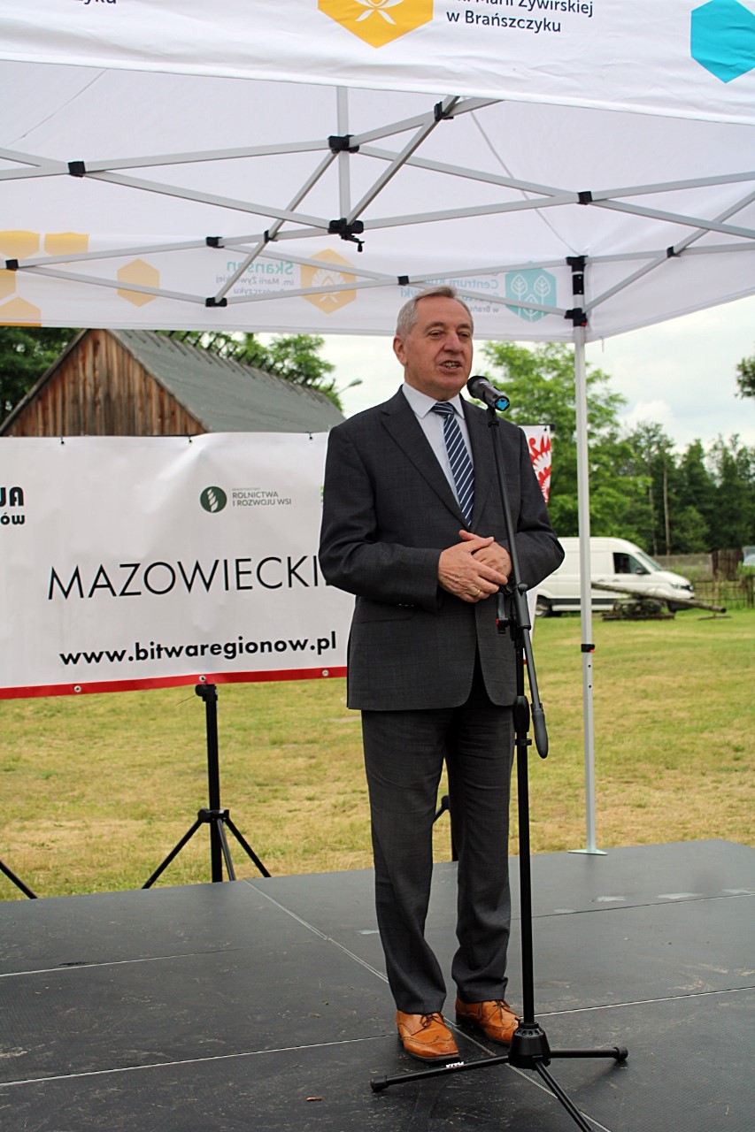 Wicepremier Henryk Kowalczyk podczas wystąpienia (fot. MRiRW)