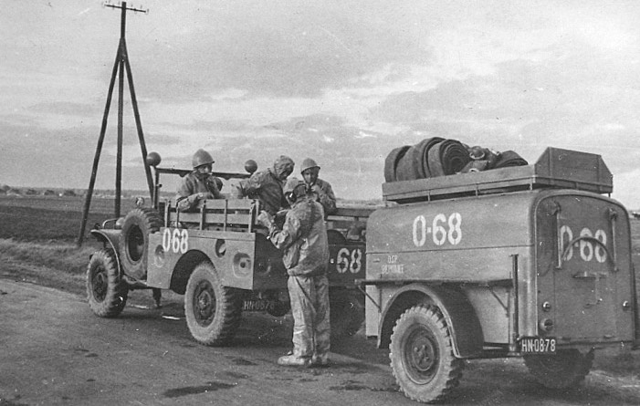 Zdjęcie przedstawia ćwiczenia strażaków w ramach obrony cywilnej.