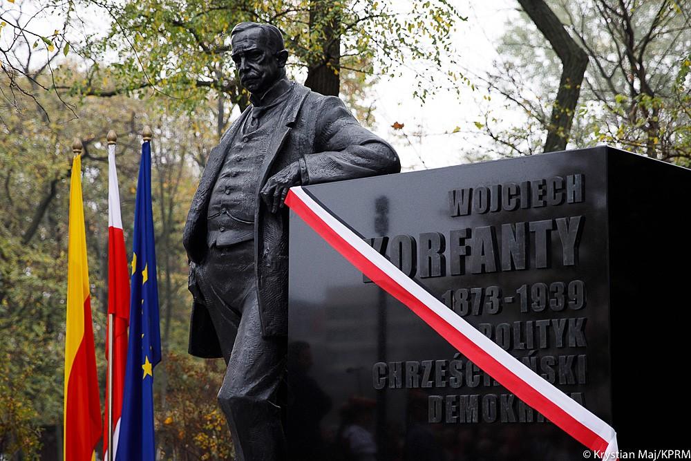 Pomnik Wojciecha Korfantego.